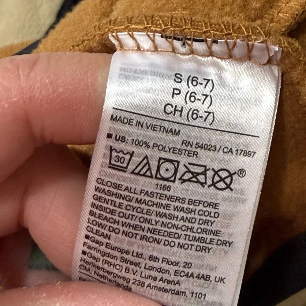 Old Navy Youth Boy Size Small (6/7) Tan and Cream Micro Fleece Pullover